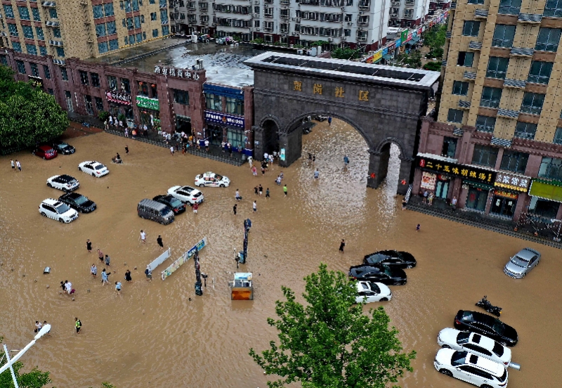 国务院暴雨灾害调查组进驻郑州：对失职渎职行为依法追责问责